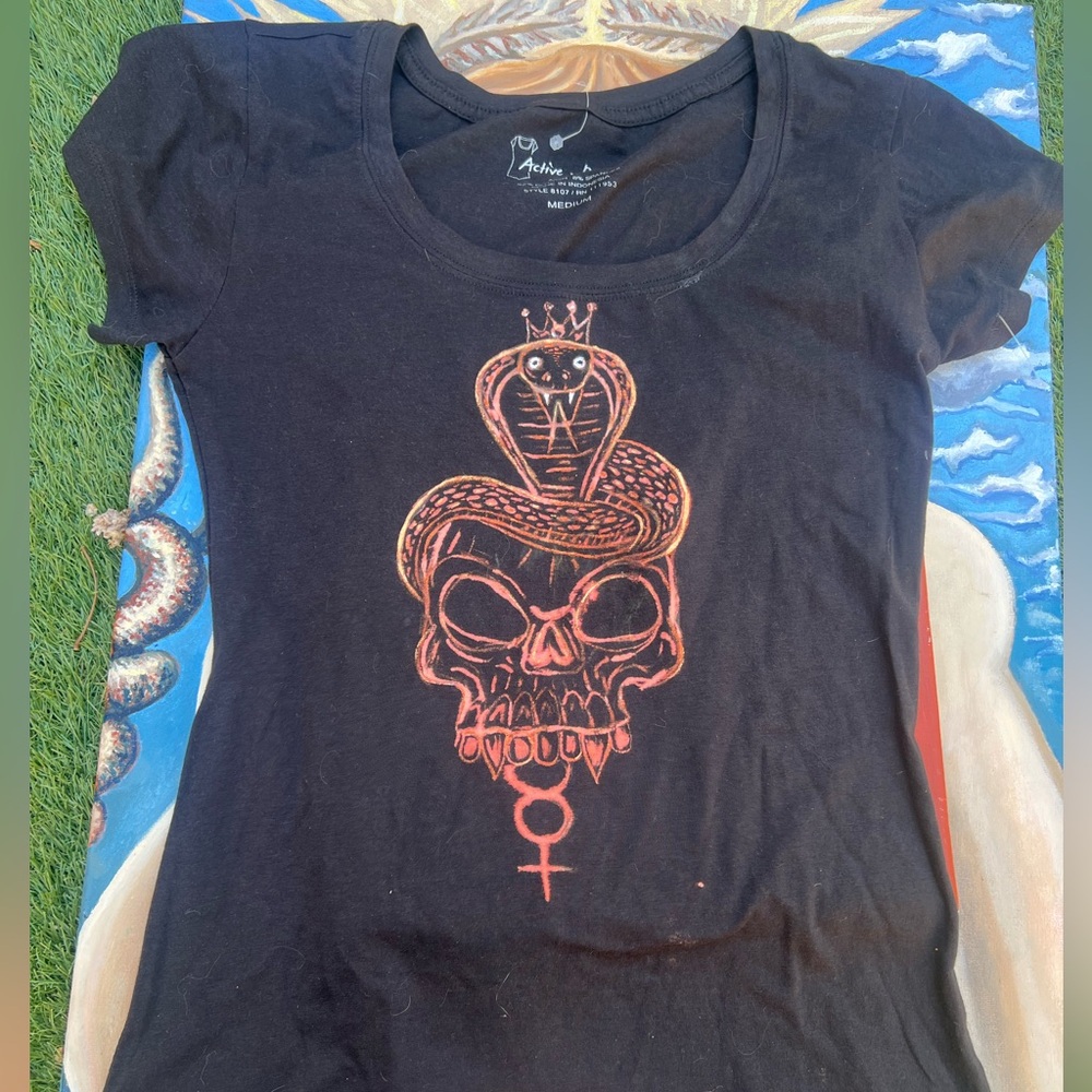 Custom sun bleached Black T-Shirt with king cobra Snake and Skull mercury